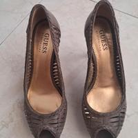 Scarpe donna décolleté Guess marrone