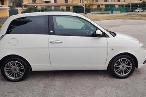 Lancia ypsilon  benzina gpl tagliandata revisionat