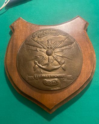Crest in bronzo