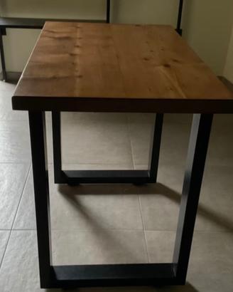 Tavolo in legno e ferro