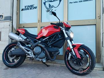 Ducati Monster 696 desmo