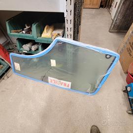 Vetro portiera new holland