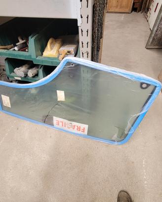 Vetro portiera new holland