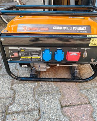 Generatore di corrente 2 Kwatt (2000 watt)