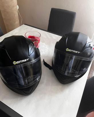 caschi e giubbotti 