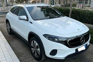 Mercedes EQA250