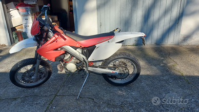 Moto tenuta benissimo