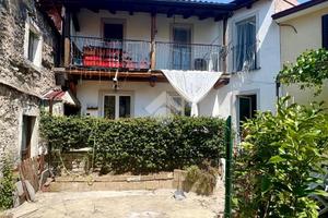 CASA DI CORTE A SAN DORLIGO DELLA VALLE
