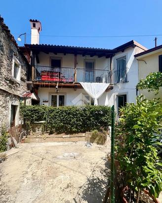 CASA DI CORTE A SAN DORLIGO DELLA VALLE