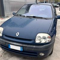 RENAULT CLIO per ricambi usati