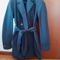 Impermeabile donna, modello giovanile.