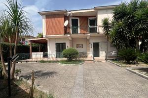 rif 542 villa 2 livelli con giardino - v. privato