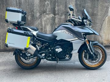 QJMotor SRT 800 X anno 2026