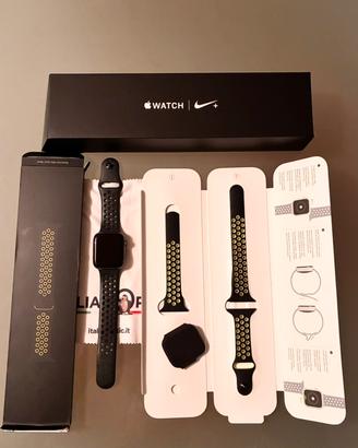 APPLE Watch serie 4 modello NIKE