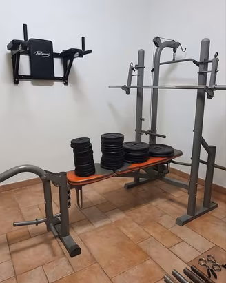 Attrezzatura palestra completa