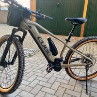 E-bike CUBE reaction hybrid pro 625 M+accessori