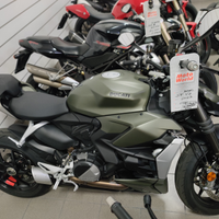 Ducati street fighter v2