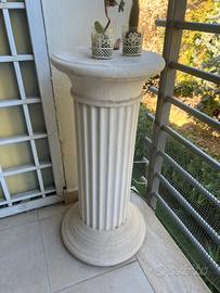 colonna in pietra 