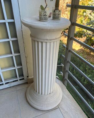 colonna in pietra 