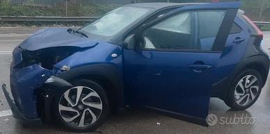 auto incidentata Toyota Aygo X TREND 1.0 anno 2023