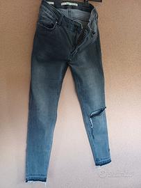 jeans donna strappati Bershka