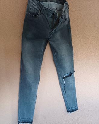 jeans donna strappati Bershka