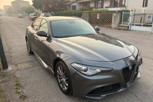 Alfa Romeo Giulia 2.2 Turbo Diesel 160 CV