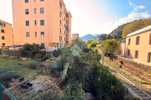 2 LOCALI A GENOVA