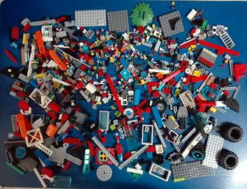 LOTTO DI 7 CHILI KG. di LEGO misti