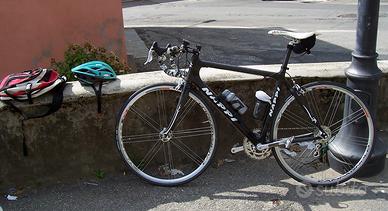 Bici da corsa full carbon