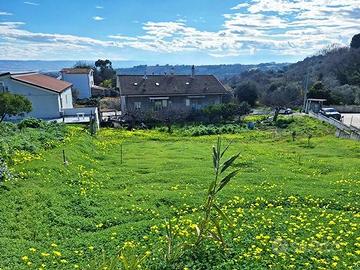 Terreno edificabile soleggiato in posizione strate