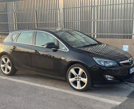 OPEL Astra - 2010