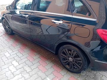 4 cerchi Mercedes da 17" con pneumatici 4stagioni 