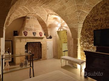 LECCE (a pochi km), ESCLUSIVA casa con giardino