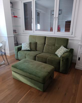 Divano con pouf contenitore