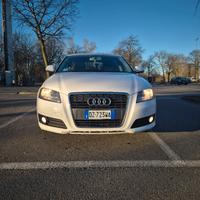 Audi A3 Sportback 1.6 tdi 90cv+Radio Android/Apple