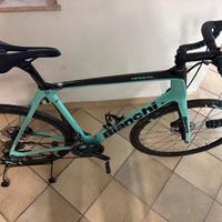 Bianchi infinito full carbon 2022