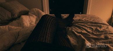 Collant neri usati semi-trasparenti