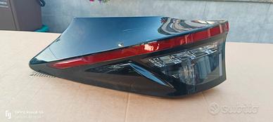 fanale posteriore Yaris cross 