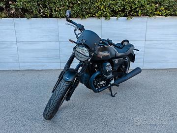 Moto Guzzi V7 - 2023