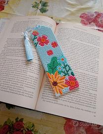 segnalibro rigido celeste con i fiori 