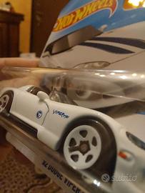 hotwheels th Dodge Viper Rt/10