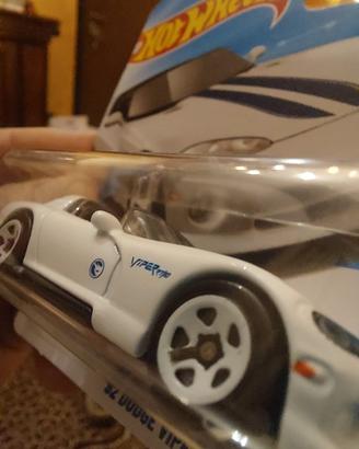 hotwheels th Dodge Viper Rt/10
