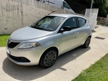 Lancia Ypsilon 1.2 69 CV 5 porte 56000 km