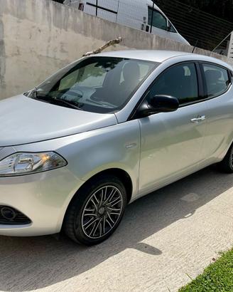 Lancia Ypsilon 1.2 69 CV 5 porte 56000 km