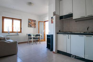 2 LOCALI A SANTA MARINELLA