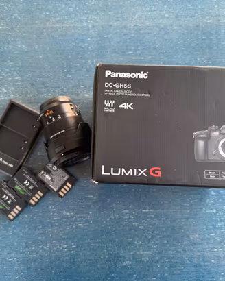 Panasonic GH5S + Leica 12-60 f/2.8-4 + Accessori