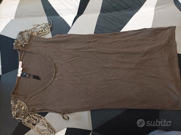 top lungo con spalline di perline 