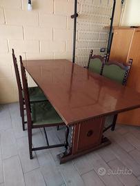 tavolo antico con 4 sedie