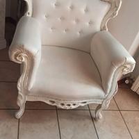 poltrona bianca in pelle